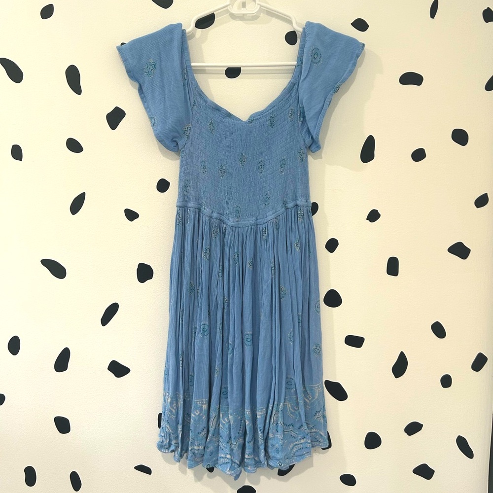 MEDIUM AMERICAN RAG BLUE FLOWY SHORT SLEEVE DRESS